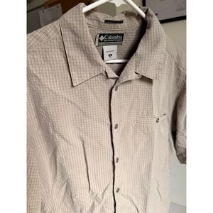 Men's small Columbia button up tan shirt‎